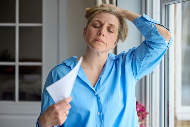 What Are the Symptoms of Perimenopause and Menopause?